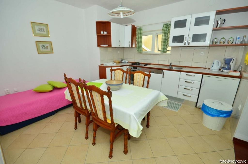 Apartment In Bol With Sea View, Terrace, Air Conditioning,Wifi 3634-2 Екстериор снимка