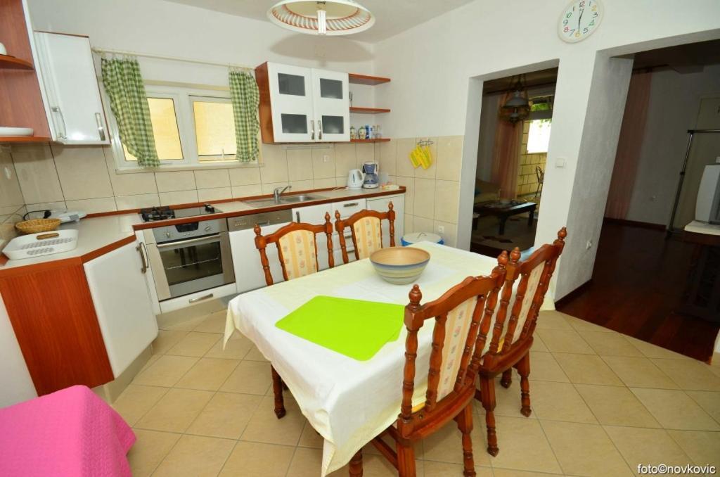 Apartment In Bol With Sea View, Terrace, Air Conditioning,Wifi 3634-2 Екстериор снимка